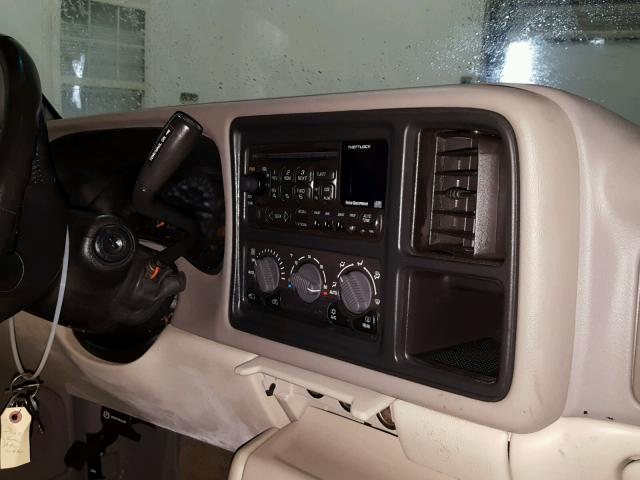 1GKEK13V72J288467 - 2002 GMC YUKON WHITE photo 9