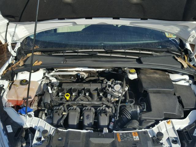 1FADP3N2XJL279665 - 2018 FORD FOCUS TITA WHITE photo 7