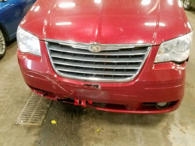 2A4RR5D17AR142151 - 2010 CHRYSLER TOWN & COU RED photo 9