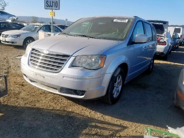 2A8HR54P58R652166 - 2008 CHRYSLER TOWN & COU SILVER photo 2