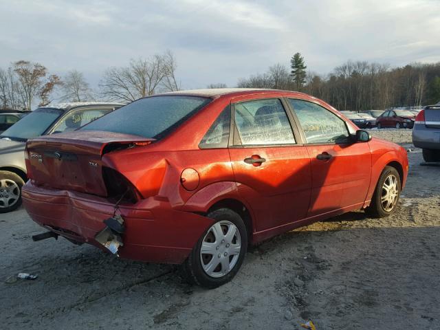 1FAFP34N25W168875 - 2005 FORD FOCUS ZX4 RED photo 4