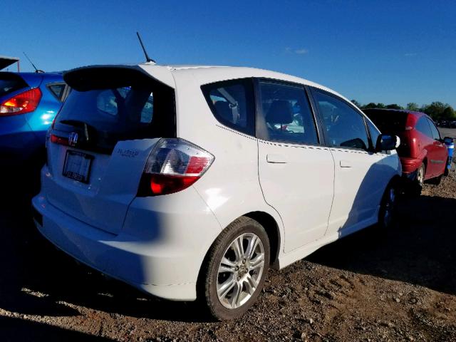 JHMGE88449S051734 - 2009 HONDA FIT SPORT WHITE photo 4