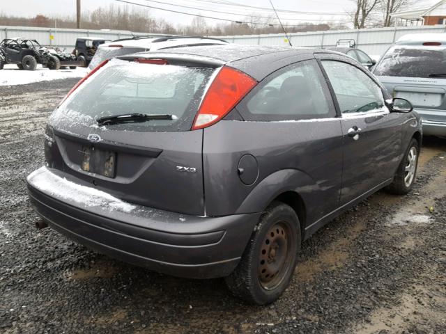 3FAFP31N65R161855 - 2005 FORD FOCUS ZX3 CHARCOAL photo 4