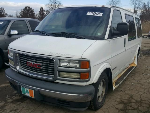 1GDFG15RX21165999 - 2002 GMC SAVANA RV WHITE photo 2