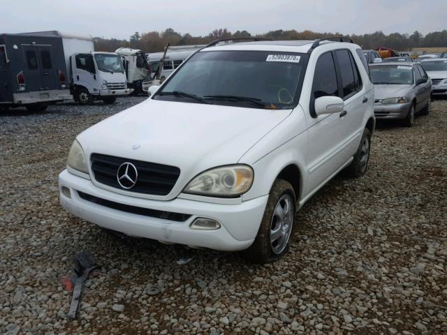 4JGAB54E02A310286 - 2002 MERCEDES-BENZ ML 320 WHITE photo 2