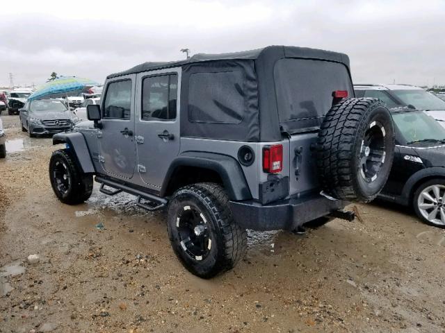 1C4HJWDG6FL533049 - 2015 JEEP WRANGLER U SILVER photo 3