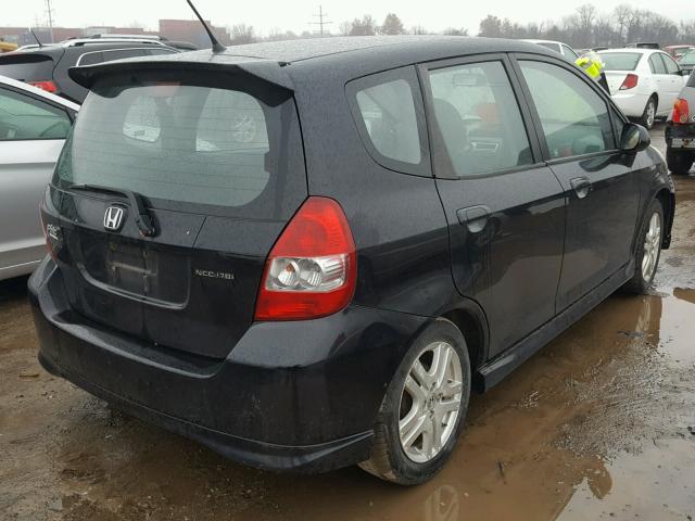 JHMGD37648S008874 - 2008 HONDA FIT SPORT BLACK photo 4