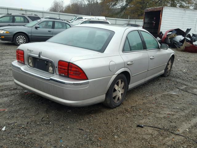 1LNHM86S12Y705923 - 2002 LINCOLN LS 银色 照片 4