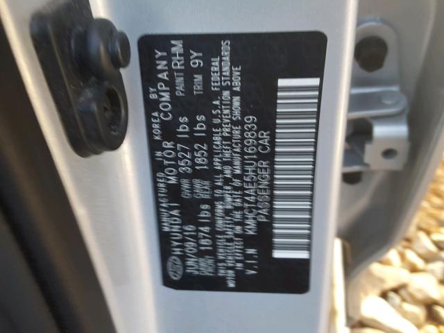 KMHCT4AE5HU169839 - 2017 HYUNDAI ACCENT SE SILVER photo 10