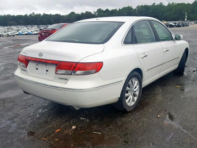 KMHFC46F68A292937 - 2008 HYUNDAI AZERA SE WHITE photo 4