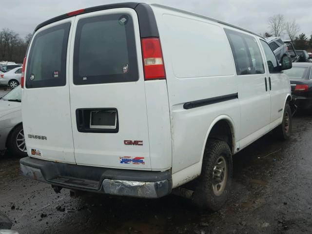 1GTHG35U451240844 - 2005 GMC SAVANA G35 WHITE photo 4