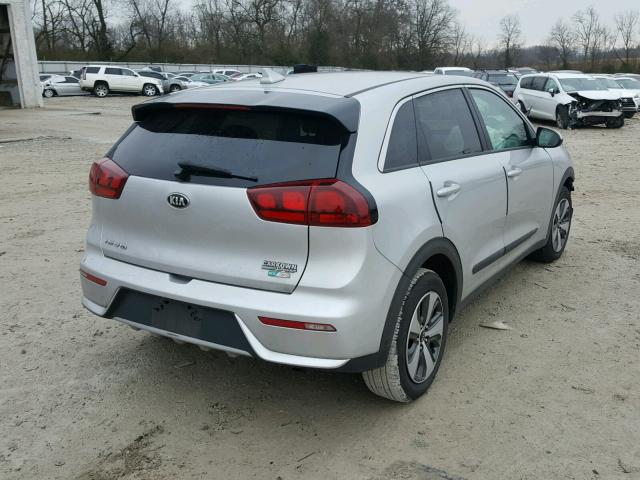 KNDCB3LC6H5078554 - 2017 KIA NIRO FE SILVER photo 4