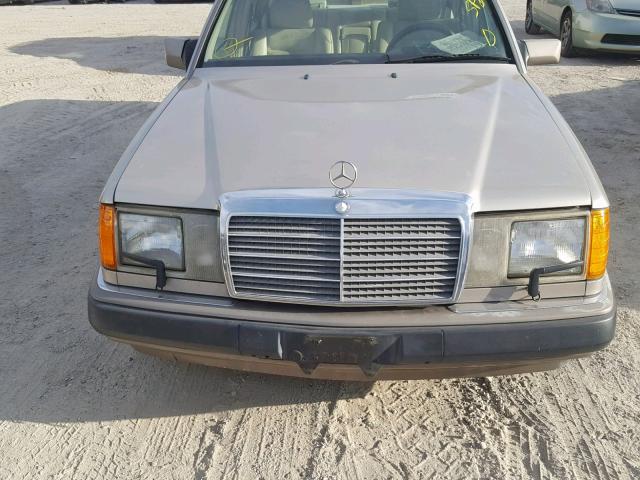 WDBEA30D7NB741392 - 1992 MERCEDES-BENZ 300 E GOLD photo 7