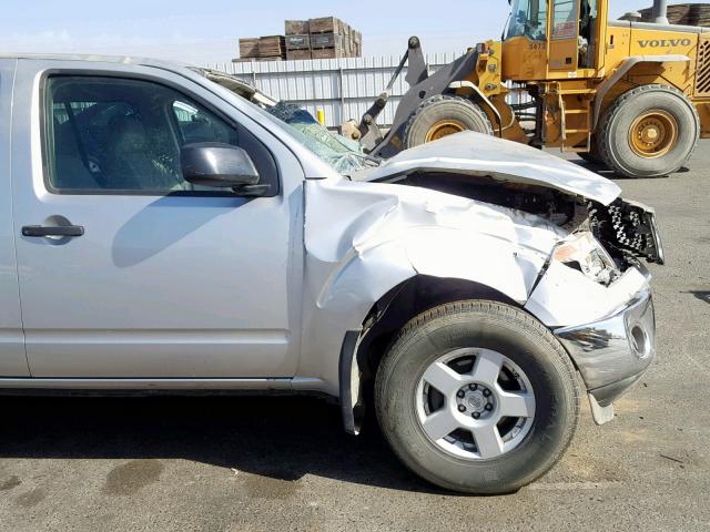 1N6AD07W35C447797 - 2005 NISSAN FRONTIER C SILVER photo 9