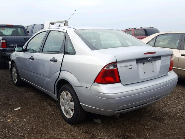 1FAFP34N37W139307 - 2007 FORD FOCUS ZX4 SILVER photo 3