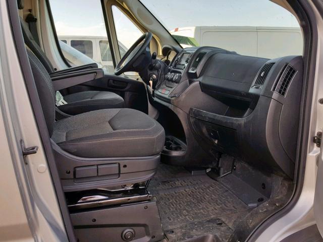3C6URVHG1JE127281 - 2018 RAM PROMASTER 银色 照片 5