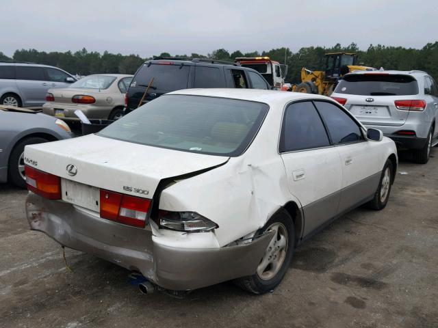 JT8BF28G0X0217108 - 1999 LEXUS ES 300 WHITE photo 4