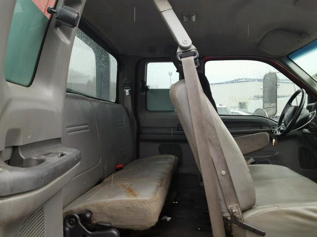 3FRWX65H88V632774 - 2008 FORD F650 SUPER RED photo 6