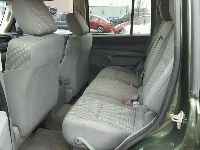 1J8HG48K16C297419 - 2006 JEEP COMMANDER GREEN photo 6