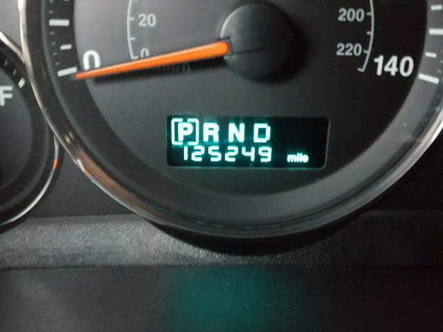 1J8HG48K16C297419 - 2006 JEEP COMMANDER GREEN photo 8