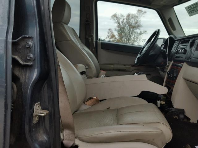 1J8HG58N06C354502 - 2006 JEEP COMMANDER BLUE photo 5