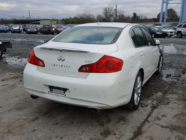 JN1CV6AR8BM352689 - 2011 INFINITI G37 WHITE photo 4