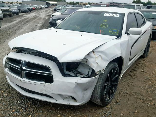 2C3CDXHGXDH592475 - 2013 DODGE CHARGER SX WHITE photo 2