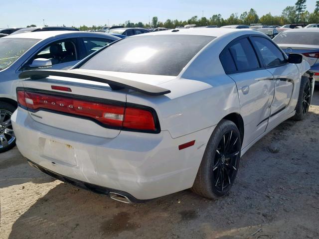 2C3CDXHGXDH592475 - 2013 DODGE CHARGER SX WHITE photo 4