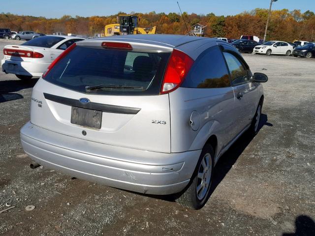 3FAFP31N35R148707 - 2005 FORD FOCUS ZX3 GRAY photo 4