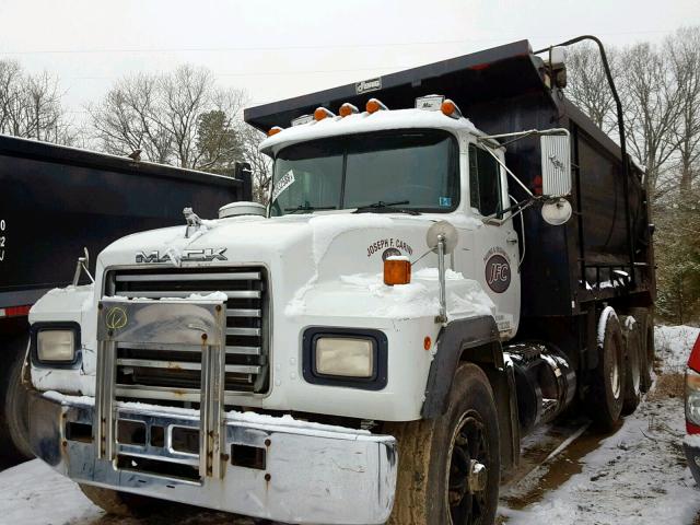 1M2P264C9SM018780 - 1995 MACK 600 RD600 WHITE photo 2