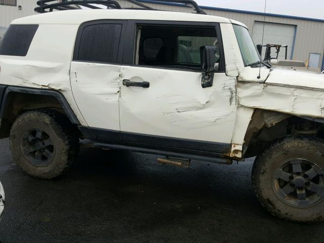 JTEBU11F08K034473 - 2008 TOYOTA FJ CRUISER WHITE photo 9