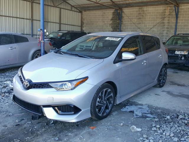 JTNKARJE6JJ566109 - 2018 TOYOTA COROLLA IM SILVER photo 2