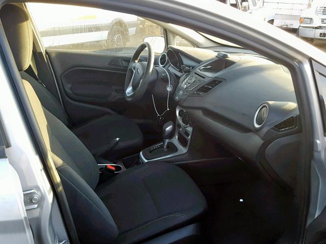 3FADP4BJ1HM128790 - 2017 FORD FIESTA SE GRAY photo 5