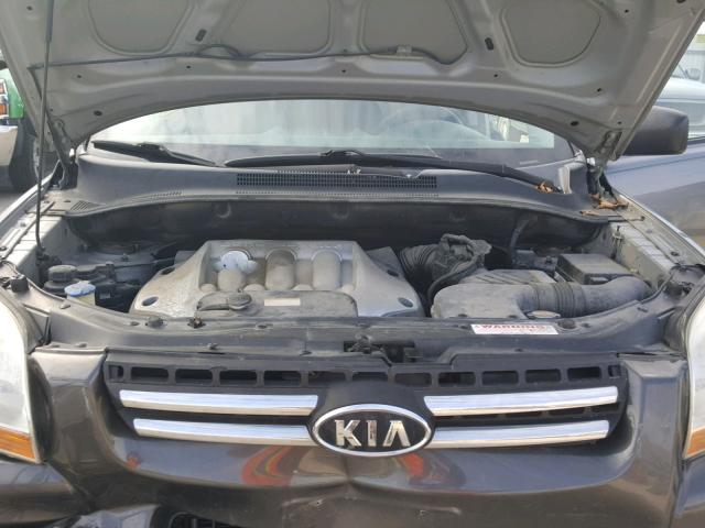 KNDJF724967233676 - 2006 KIA NEW SPORTA SILVER photo 7