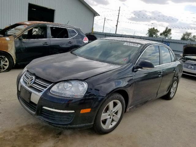 3VWRL7AJ8AM021334 - 2010 VOLKSWAGEN JETTA TDI BLACK photo 2