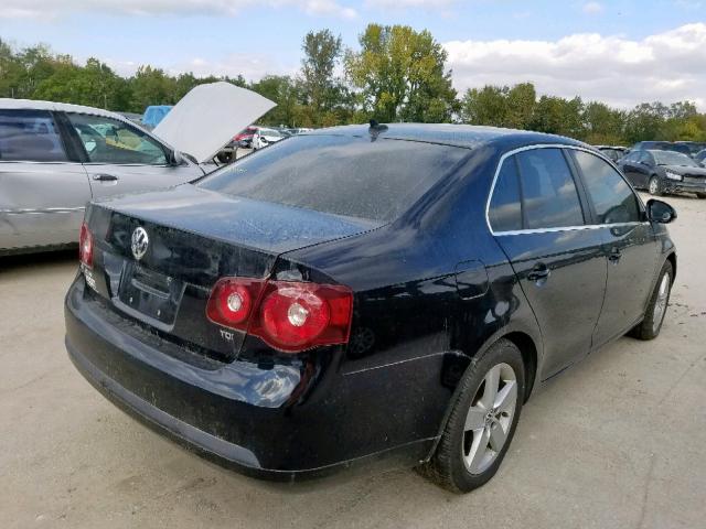 3VWRL7AJ8AM021334 - 2010 VOLKSWAGEN JETTA TDI BLACK photo 4