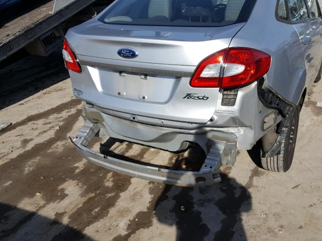 3FADP4AJ1CM215387 - 2012 FORD FIESTA S SILVER photo 9