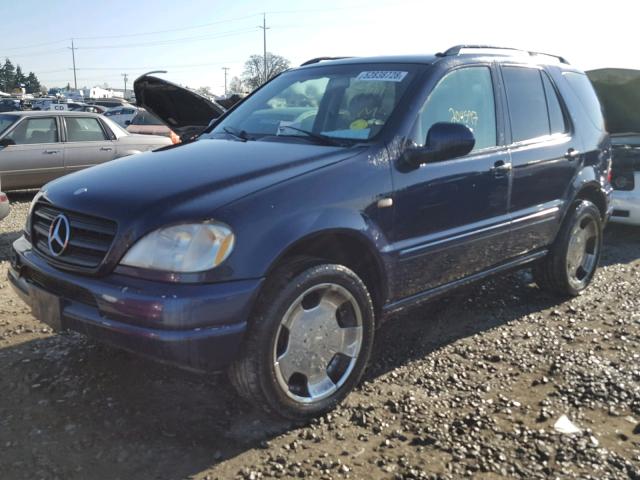 4JGAB54E5YA163617 - 2000 MERCEDES-BENZ ML 320 BLUE photo 2