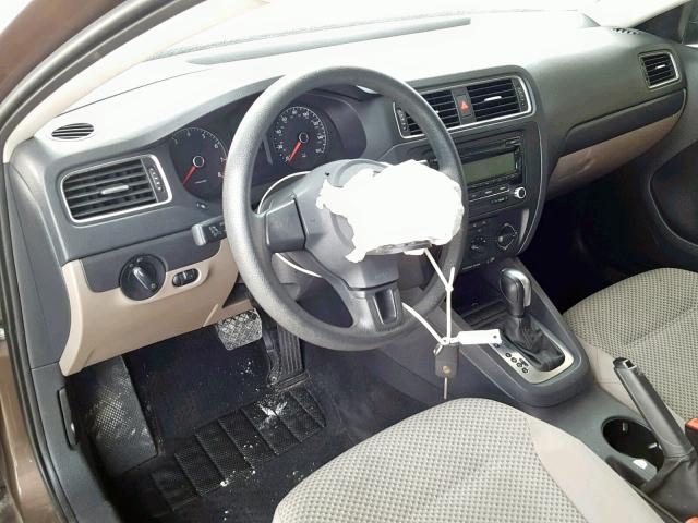 3VW2K7AJ2BM365800 - 2011 VOLKSWAGEN JETTA BASE BROWN photo 9