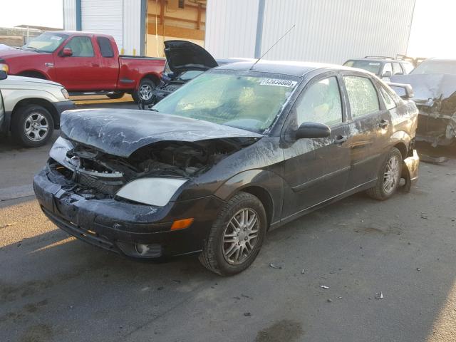 1FAFP34N67W212962 - 2007 FORD FOCUS ZX4 GRAY photo 2