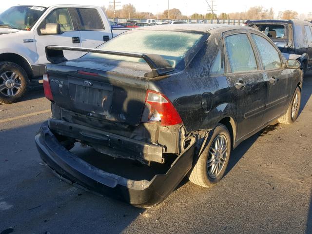 1FAFP34N67W212962 - 2007 FORD FOCUS ZX4 GRAY photo 4