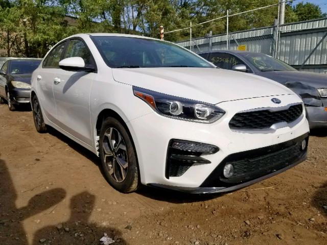 3KPF24AD0KE098566 - 2019 KIA FORTE FE WHITE photo 1