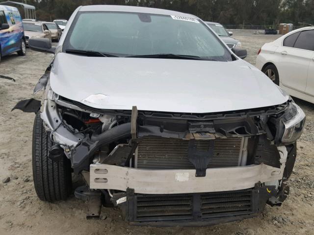 1G1ZB5ST8HF143334 - 2017 CHEVROLET MALIBU LS ვერცხლისფერი ფოტო 9