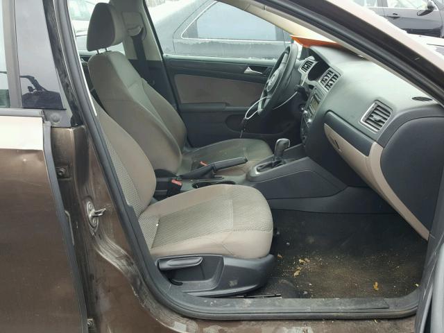 3VW2K7AJ5BM104550 - 2011 VOLKSWAGEN JETTA BASE Շագանակագույն լուսանկար 5