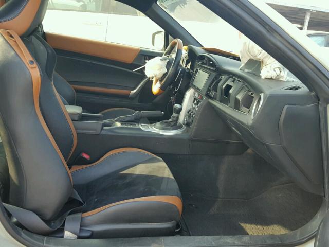 JF1ZNAA1XG8706870 - 2016 TOYOTA SCION FR-S WHITE photo 5