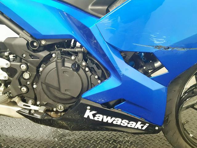 JKAEXKH15JDA08242 - 2018 KAWASAKI EX400 BLUE photo 5