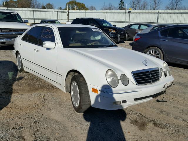 WDBJF65J7YB084887 - 2000 MERCEDES-BENZ E 320 WHITE photo 1