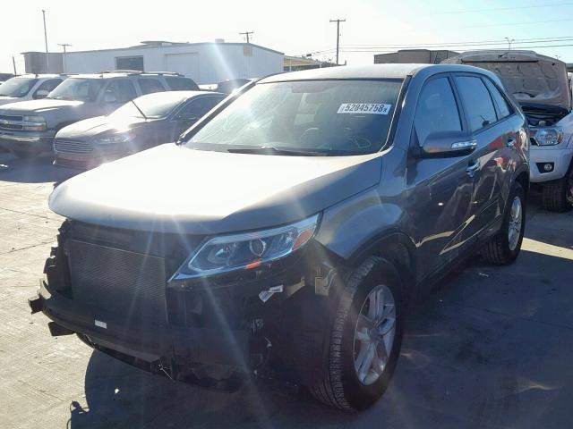 5XYKT3A6XEG470204 - 2014 KIA SORENTO LX GRAY photo 2