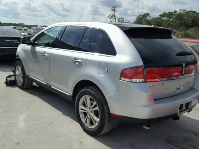 2LMDJ6JC8ABJ21868 - 2010 LINCOLN MKX SILVER photo 3