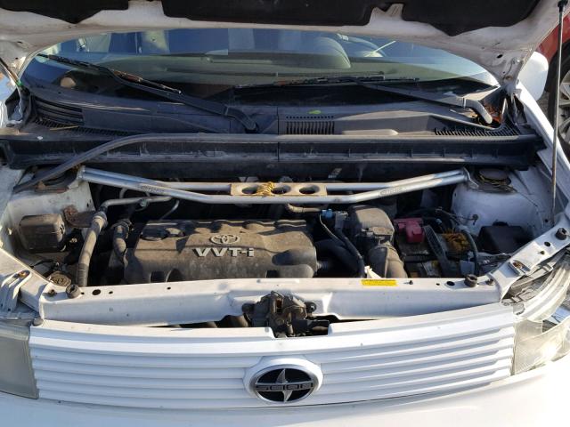 JTLKT324350196402 - 2005 TOYOTA SCION XB Ақ фото 7